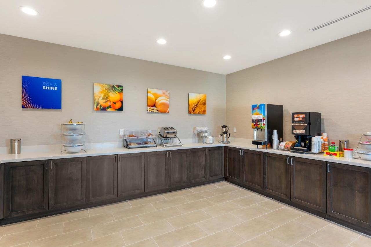 Comfort Inn & Suites Balch Springs - Se Dallas Bagian luar foto